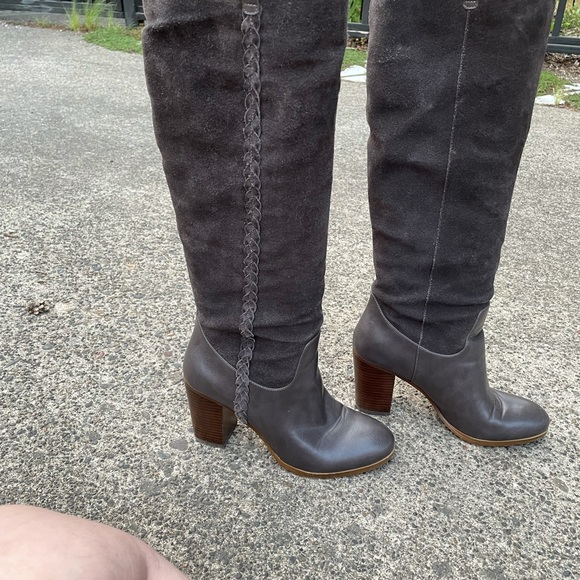 Gray Suede Boots Size 7 - Picture 5 of 10